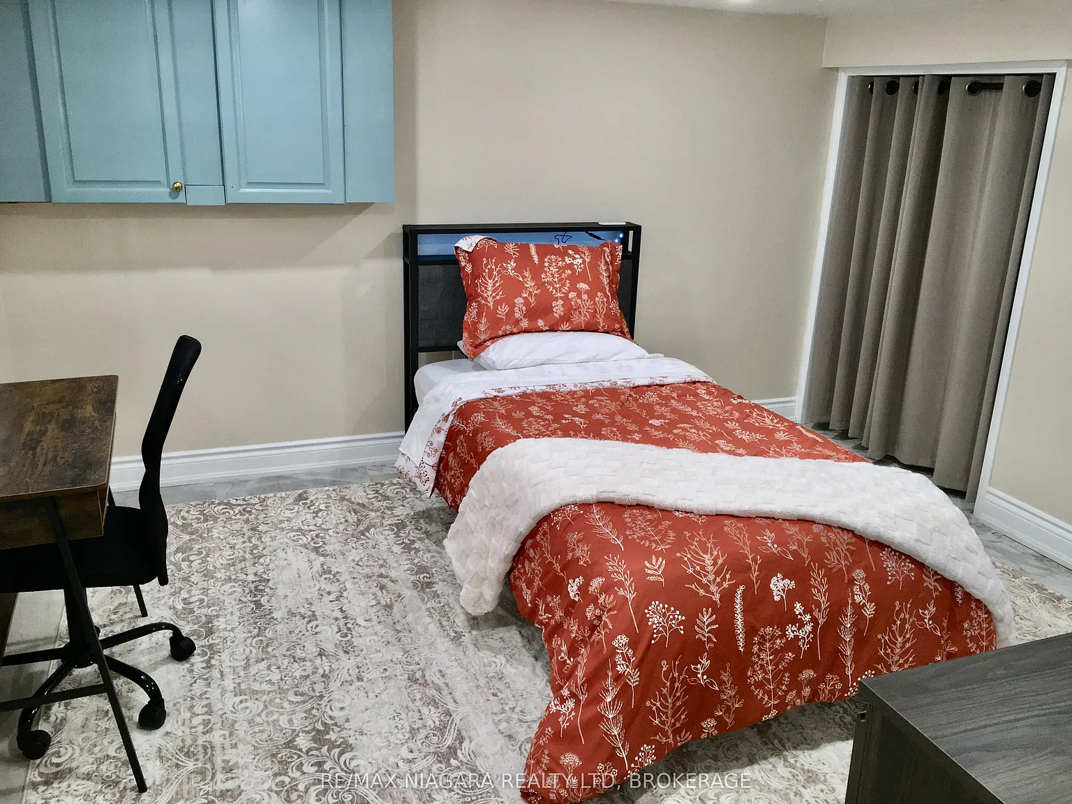 1 bed, $933 — Photo 2