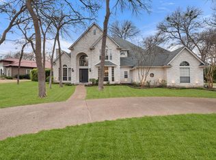 6037 Forest River Dr, Fort Worth, TX 76112