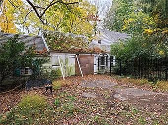 2nd image of 2225 Main St
