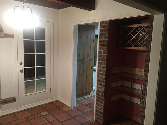 4th image of 1782 Stratford Dr