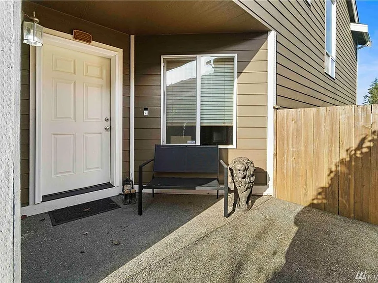 26138 242nd Ct SE — Photo 4
