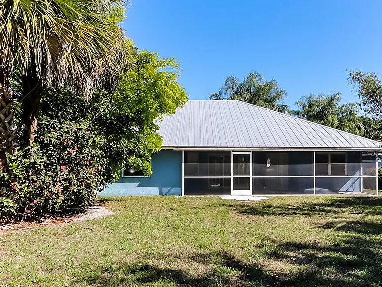 13789 Geranium Pl — Photo 16