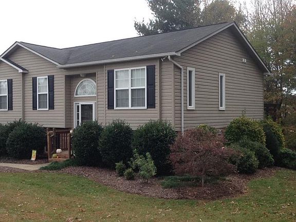 2nd image of 318 Woodbridge Dr