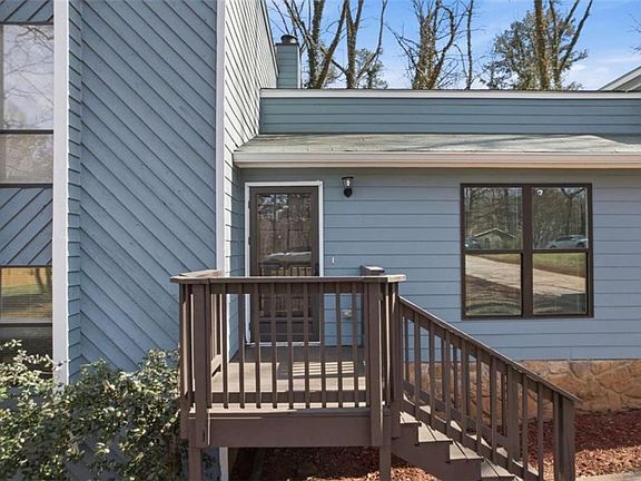 3rd image of 296 Firecrest Ln