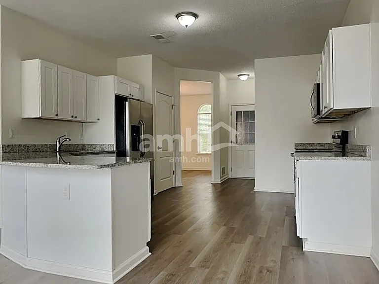 7138 Arcastle Loop W — Photo 4