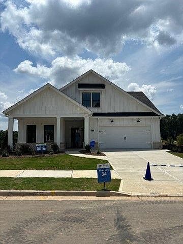 1st image of 201 Persimmon Dr