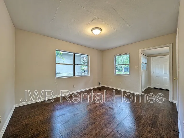 3312 Ernest St — Photo 4