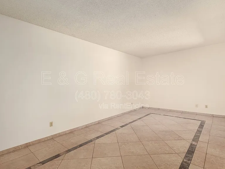 4013 S Hazelton Ln — Photo 13