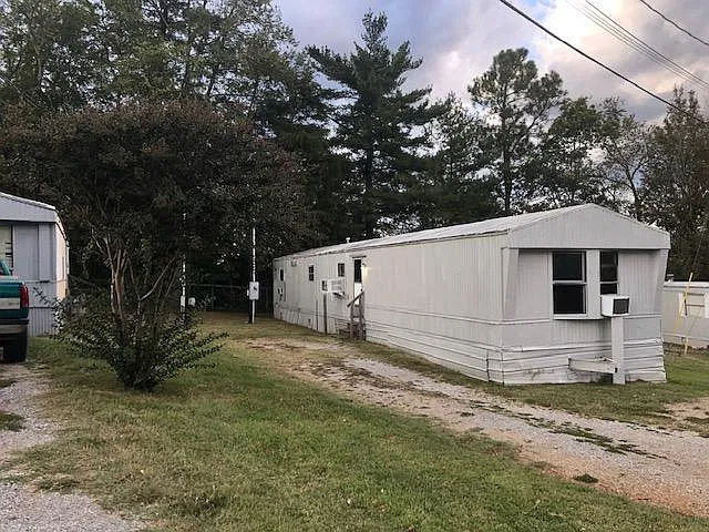 3 bed, 1.5 bath, 650 sqft, $525 — Photo 3
