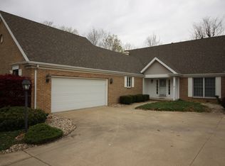 1 Eagle Point, Charleston, IL 61920