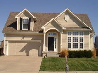 508 E Hawthorn St, Gardner, KS 66030