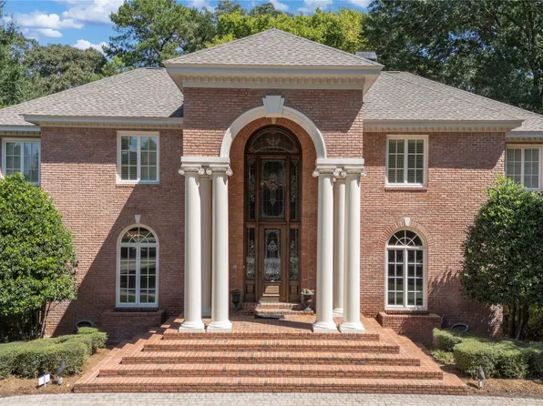 5660 Woodside Cir, Montgomery, AL 36117