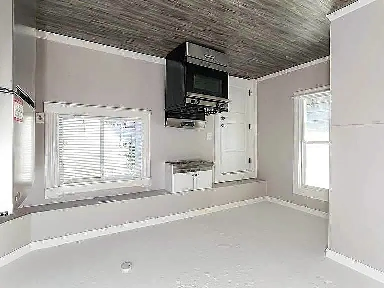 4511 Decoursey Ave — Photo 2