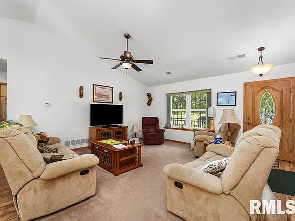 2nd image of 105 Blackhawk Ave