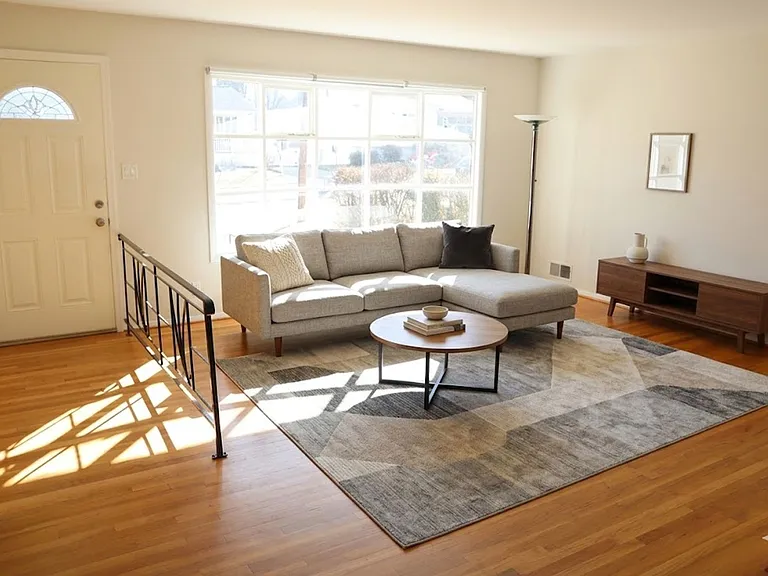 4311 Judith St — Photo 2