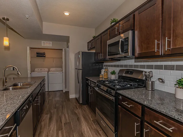 B3 1140 SQFT 2 Bed 2 Bath