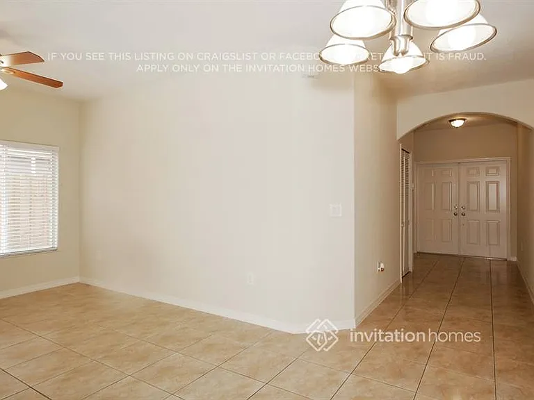 4633 SW 164th Ct — Photo 2