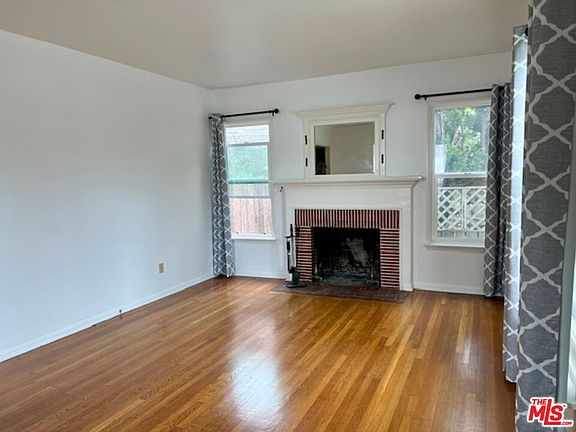 3rd image of 11036 Culver Blvd