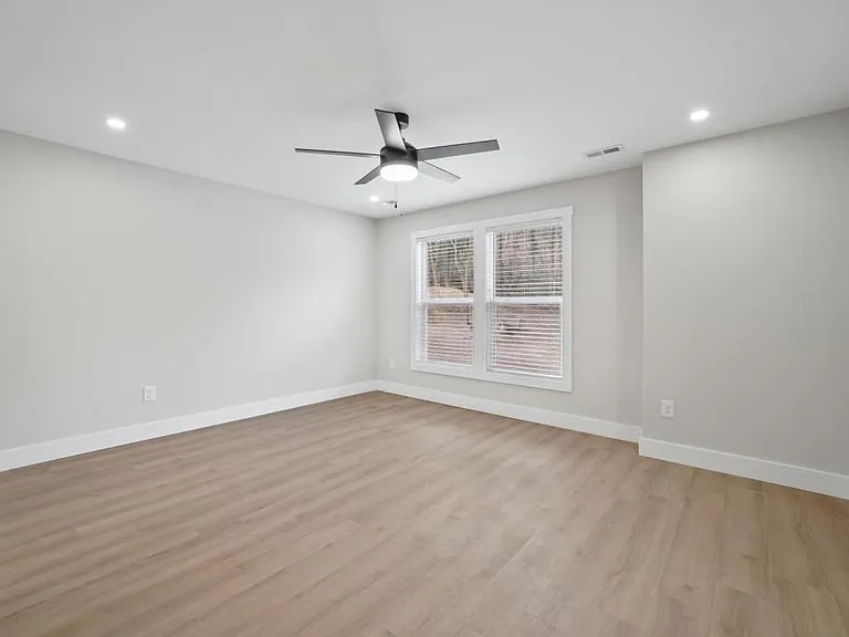 116 Shipman Dr NE — Photo 15
