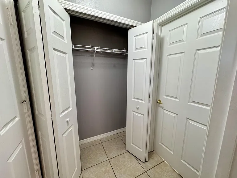 2725 Fan Palm Dr #B — Photo 7