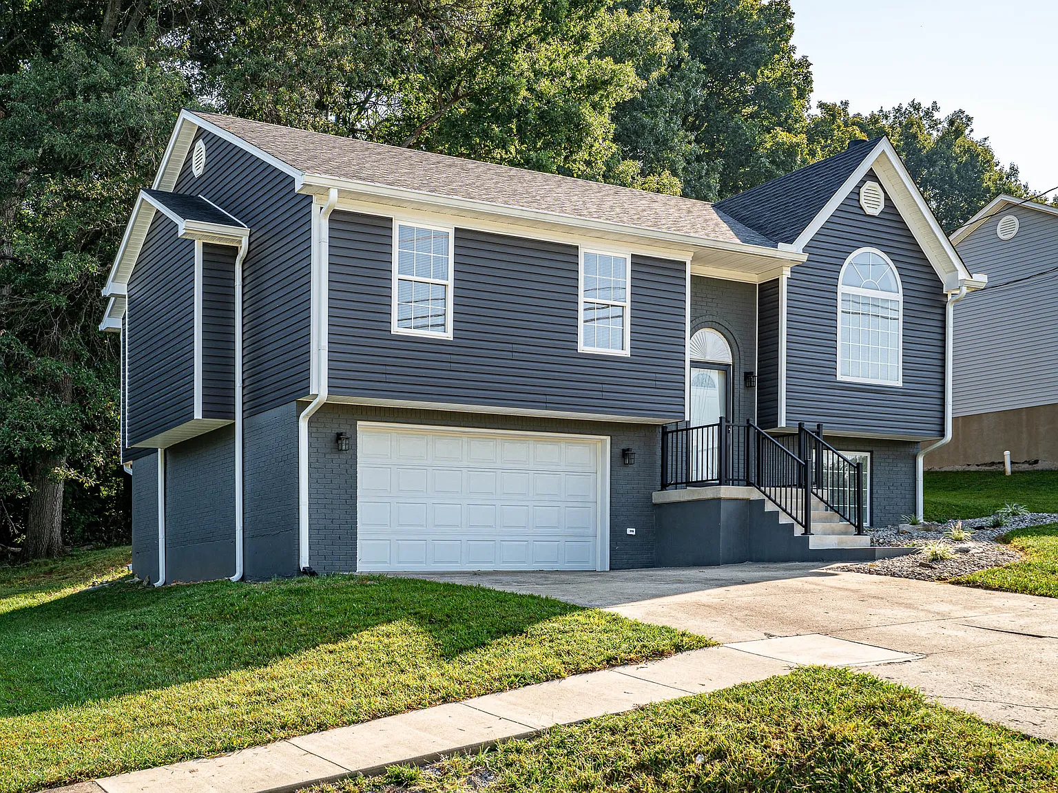 3 bed, 2.5 bath, 1800 sqft, $1,850 — Photo 1