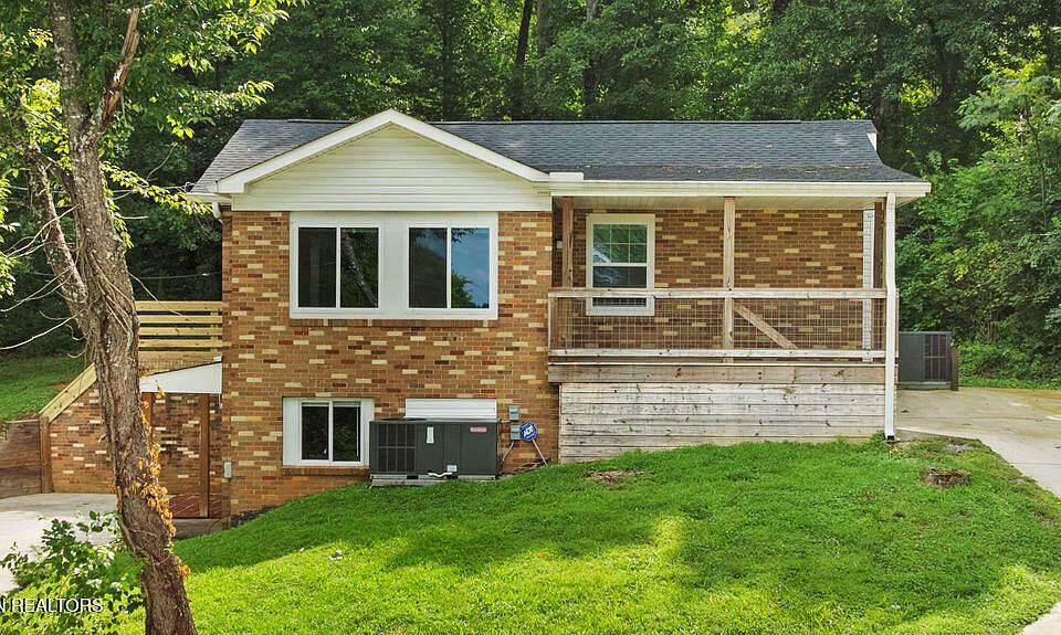 1st image of 616-618 Kinzel Ave