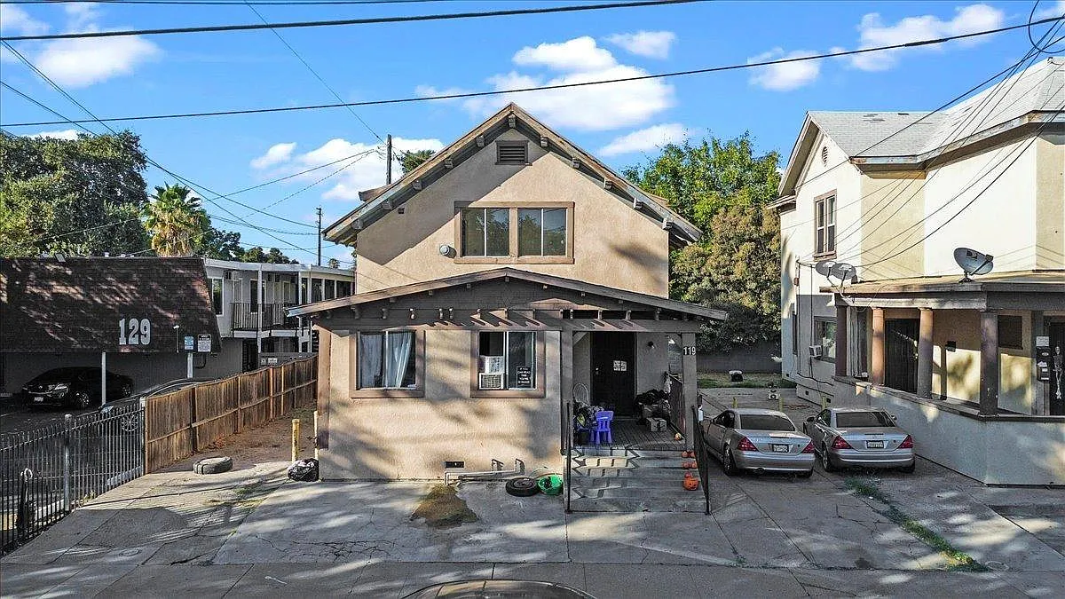 119 W Poplar St photo 1