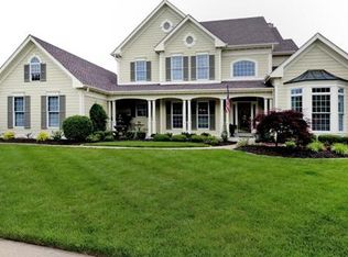 17880 Bonhomme Fork Ct, Chesterfield, MO 63005