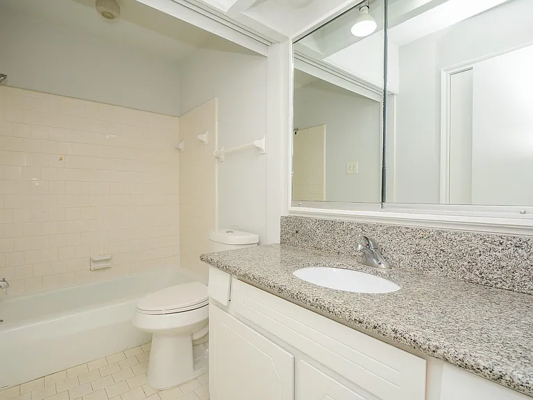 7222 Pella Dr — Photo 13
