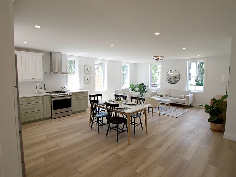 430 Greenfield St — Photo 5