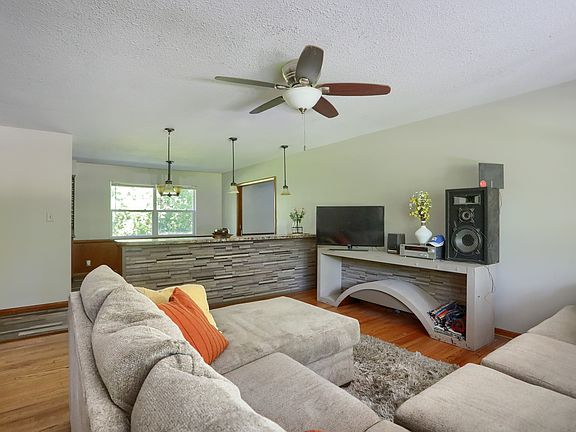 5th image of 1234 Hathaway Dr