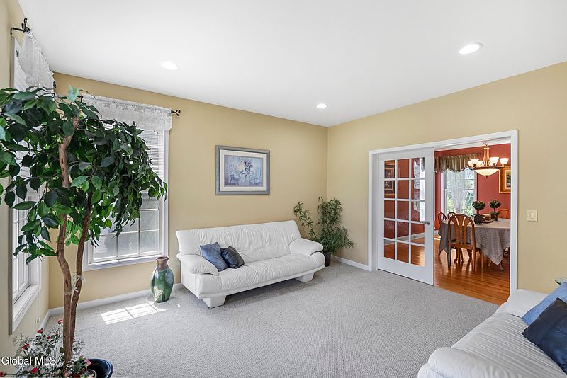 4th image of 58 Dutch Meadows Drive