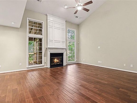 4th image of 635 Rosedown Way