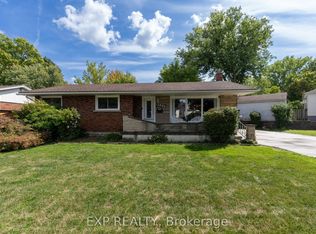2896 Portage Rd, Niagara Falls, ON L2J 2J5