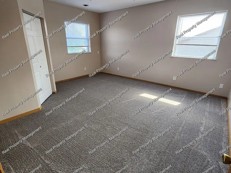 10704 Pike St — Photo 12