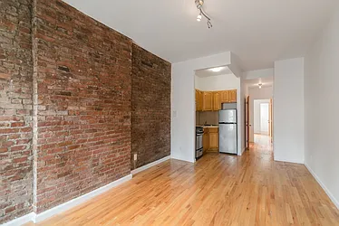 Rented by Bryan L Rozencwaig, LREB