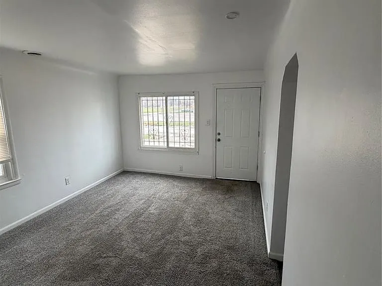 3887 Moore St — Photo 3