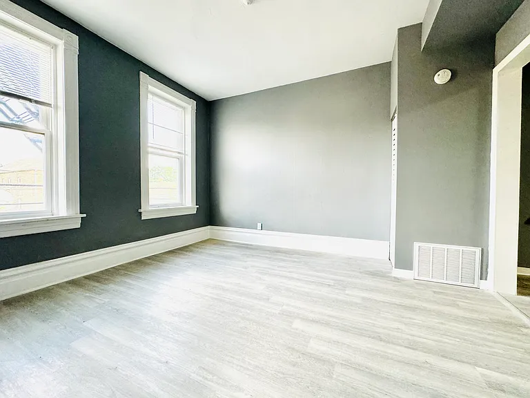 3247 S May St #2R — Photo 4