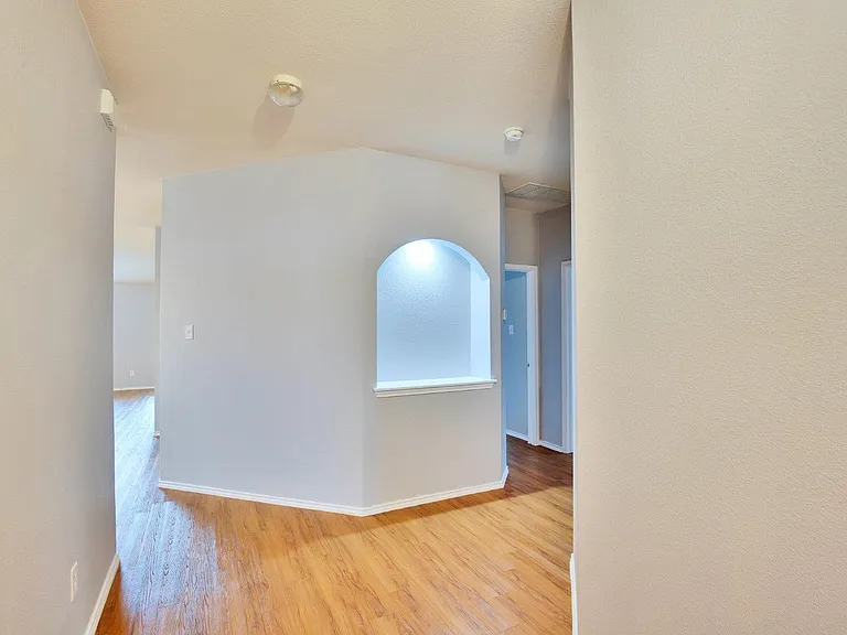 1002 Remington Dr — Photo 11
