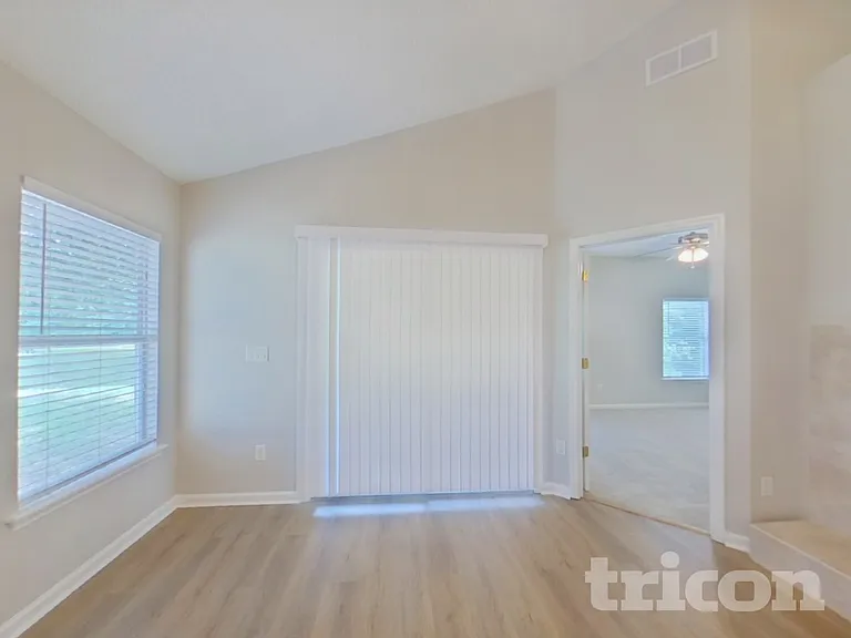 1104 Cherry Point Way — Photo 2