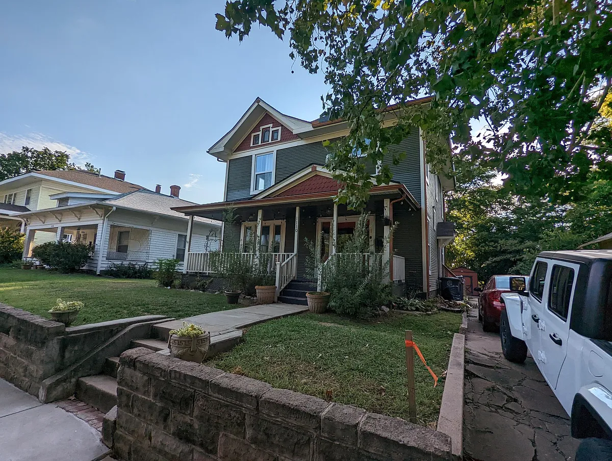 Building Photo - 1110 N Denver Ave