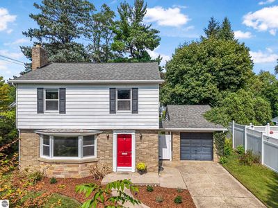 628 6th St, Traverse City, MI, 49684