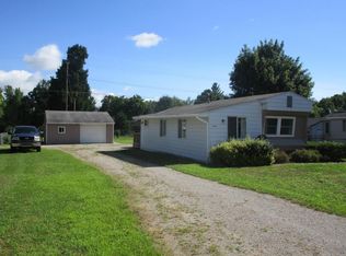 1557 E Dayton Rd, Caro, MI 48723