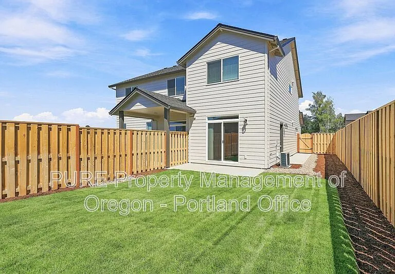 588 NE Alderwood Dr — Photo 27