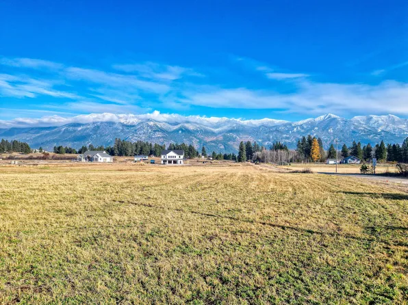 10 Songbird Ct, Columbia Falls, MT 59912