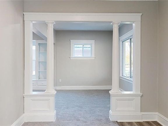 3rd image of 3915 Hyde Ave