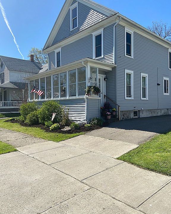1st image of 42 Alvena Ave