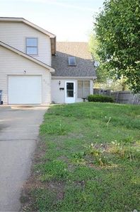 612 E Arthur St, Liberty, MO, 64068