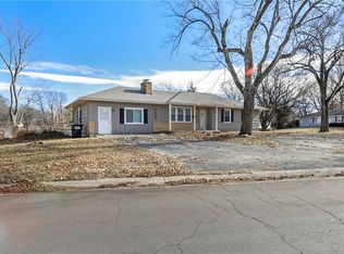 8421 Spring Valley Rd, Raytown, MO 64138