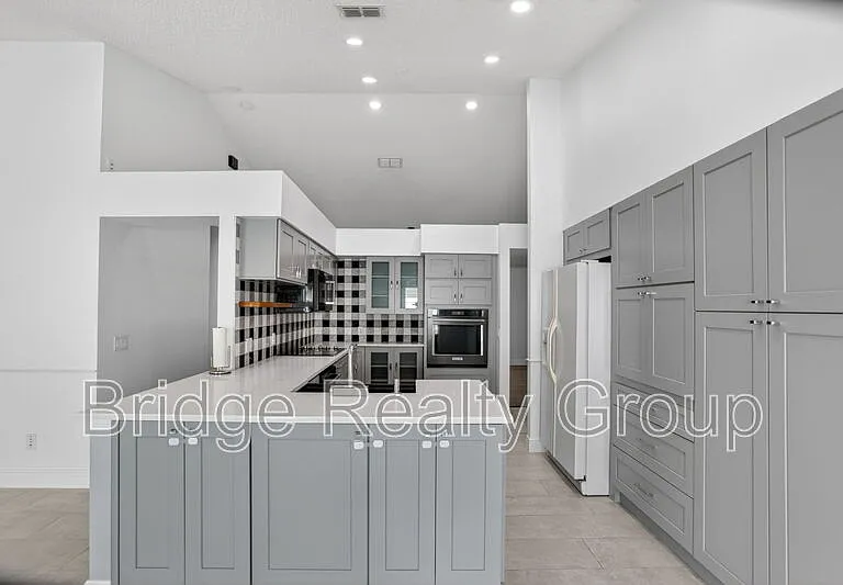 10315 Winding Creek Ln — Photo 9
